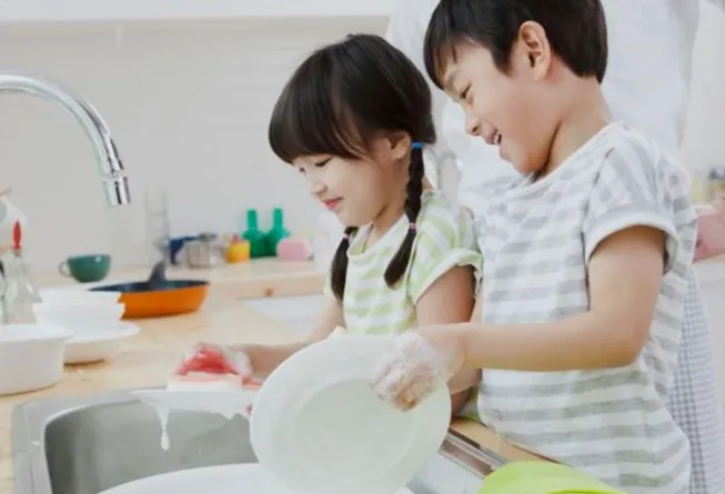 Dạy Con Khả Năng Tự Lập Từ Sớm: Món Quà Theo Con Suốt Cuộc Đời